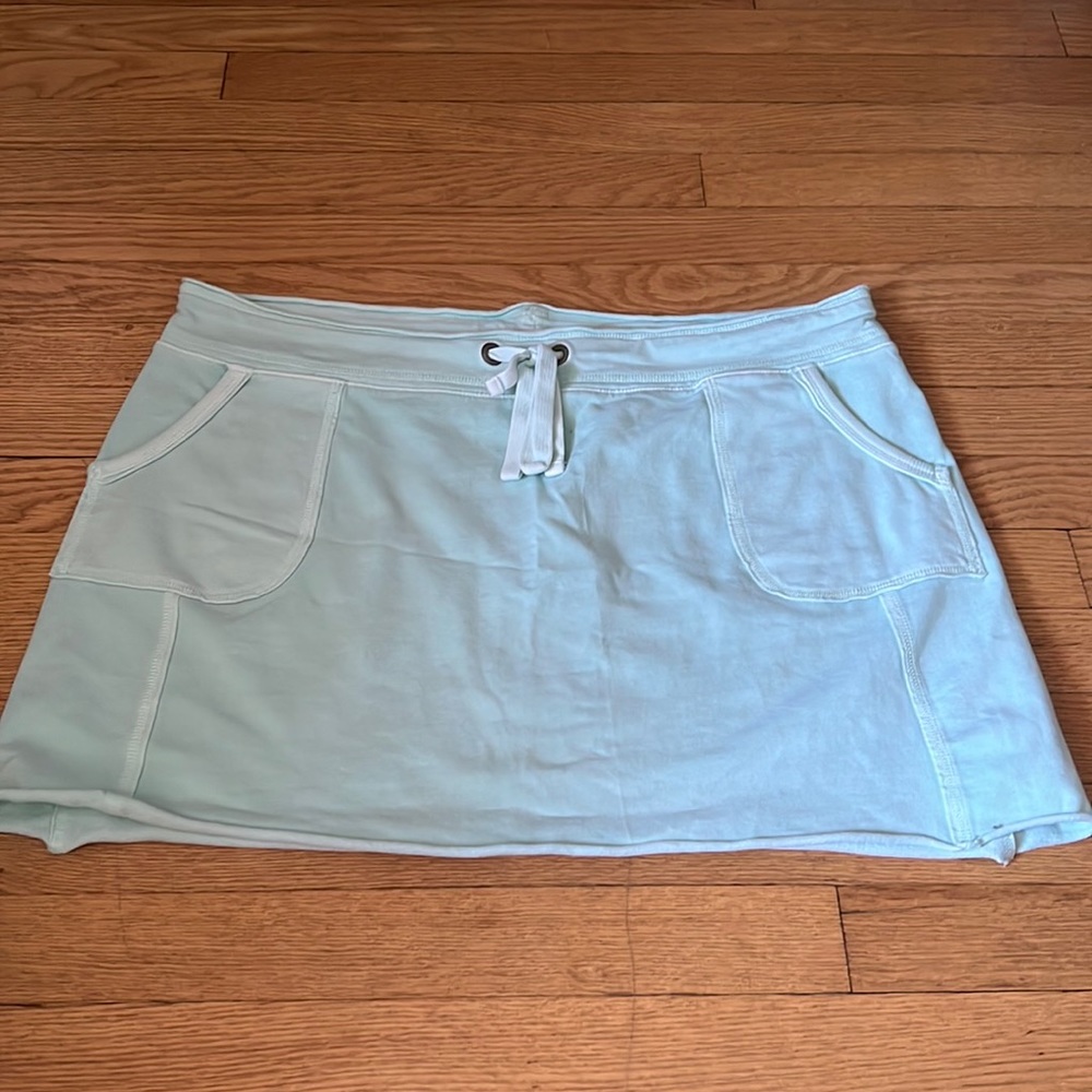 Mint GAP sweater skirt